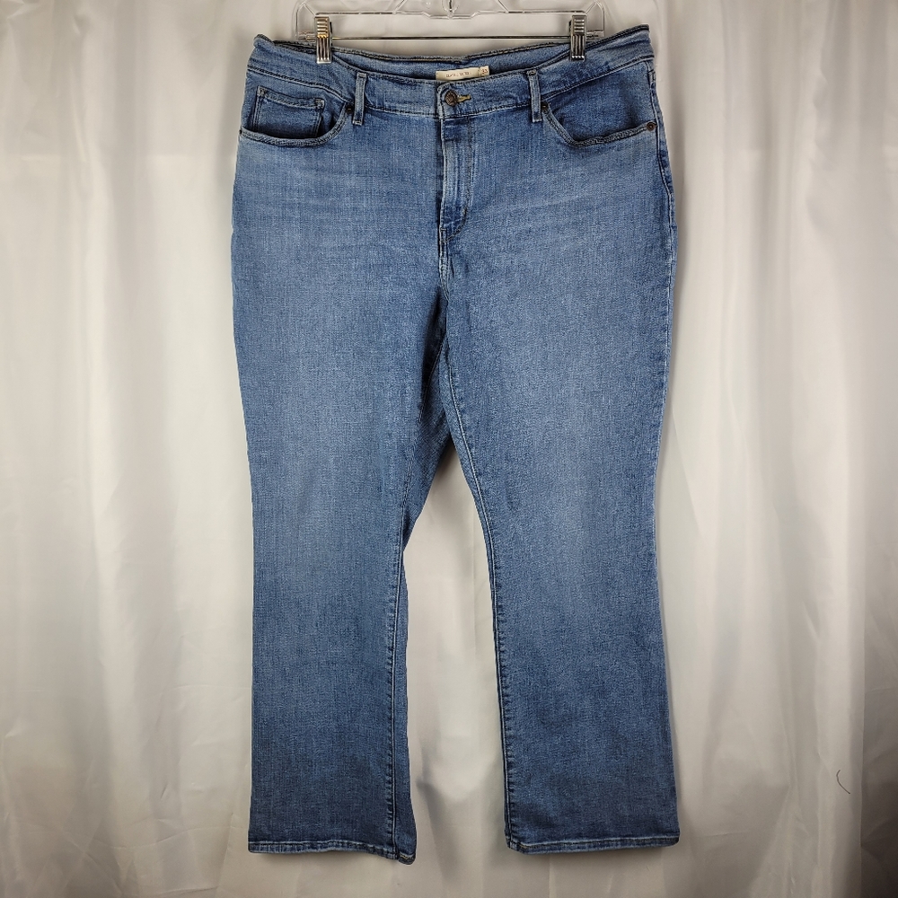 Levi's Classic Light Wash Denim Womens Boot Cut Jeans Plus Size 33